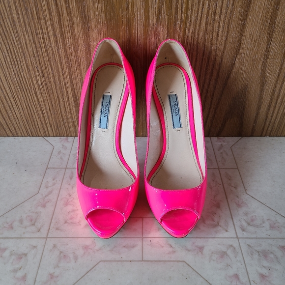 Auth PRADA Rosa Fluo Neon Patent Peep-toe Heels Size EU37/ US6.5 💗 - Picture 5 of 14